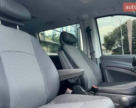 Белый Мерседес Вито, объемом двигателя 2.14 л и пробегом 252 тыс. км за 13900 $, фото 14 на Automoto.ua