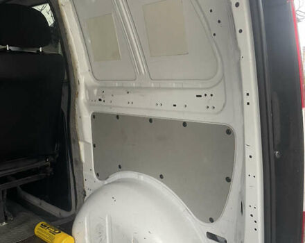 Белый Мерседес Вито, объемом двигателя 2.14 л и пробегом 305 тыс. км за 12700 $, фото 18 на Automoto.ua