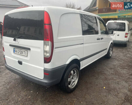 Белый Мерседес Вито, объемом двигателя 2.14 л и пробегом 305 тыс. км за 12700 $, фото 2 на Automoto.ua