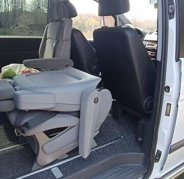 Белый Мерседес Вито, объемом двигателя 2.19 л и пробегом 266 тыс. км за 14000 $, фото 45 на Automoto.ua