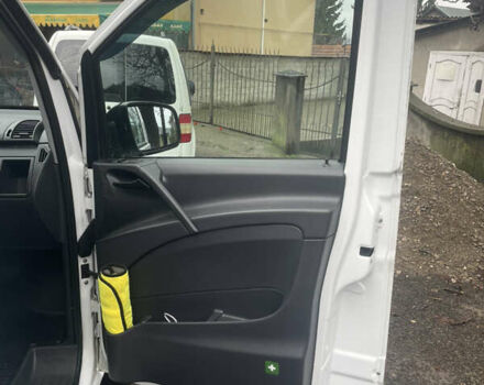 Белый Мерседес Вито, объемом двигателя 2.14 л и пробегом 305 тыс. км за 12700 $, фото 14 на Automoto.ua