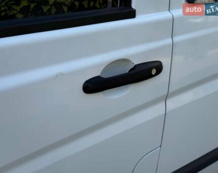Білий Мерседес Віто, об'ємом двигуна 2.2 л та пробігом 449 тис. км за 10999 $, фото 13 на Automoto.ua