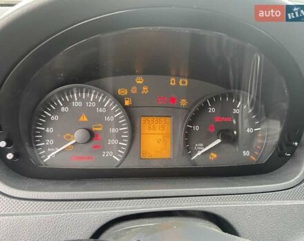 Белый Мерседес Вито, объемом двигателя 2.14 л и пробегом 353 тыс. км за 13700 $, фото 16 на Automoto.ua