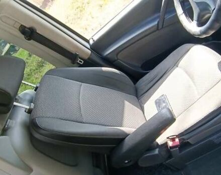 Белый Мерседес Вито, объемом двигателя 2.19 л и пробегом 266 тыс. км за 14000 $, фото 53 на Automoto.ua