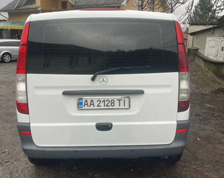 Белый Мерседес Вито, объемом двигателя 2.14 л и пробегом 305 тыс. км за 12700 $, фото 3 на Automoto.ua