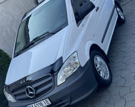 Белый Мерседес Вито, объемом двигателя 2.14 л и пробегом 310 тыс. км за 12500 $, фото 3 на Automoto.ua