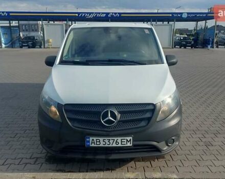 Белый Мерседес Вито, объемом двигателя 2.14 л и пробегом 265 тыс. км за 16500 $, фото 2 на Automoto.ua