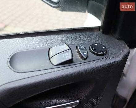 Білий Мерседес Віто, об'ємом двигуна 2.2 л та пробігом 321 тис. км за 17900 $, фото 11 на Automoto.ua