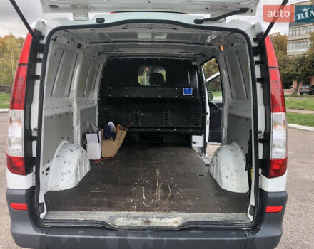 Білий Мерседес Віто, об'ємом двигуна 2.15 л та пробігом 356 тис. км за 12700 $, фото 22 на Automoto.ua