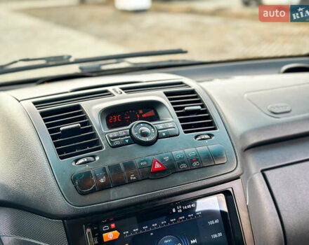 Белый Мерседес Вито, объемом двигателя 2.2 л и пробегом 252 тыс. км за 13999 $, фото 14 на Automoto.ua