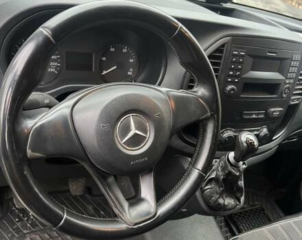 Белый Мерседес Вито, объемом двигателя 1.6 л и пробегом 347 тыс. км за 13200 $, фото 2 на Automoto.ua