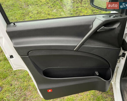 Білий Мерседес Віто, об'ємом двигуна 2.14 л та пробігом 195 тис. км за 14999 $, фото 33 на Automoto.ua