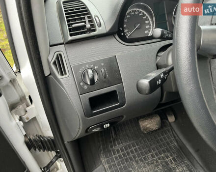 Білий Мерседес Віто, об'ємом двигуна 2.14 л та пробігом 195 тис. км за 14999 $, фото 27 на Automoto.ua