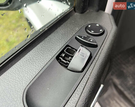 Білий Мерседес Віто, об'ємом двигуна 2.14 л та пробігом 195 тис. км за 14999 $, фото 34 на Automoto.ua