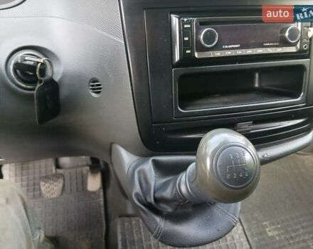 Білий Мерседес Віто, об'ємом двигуна 2.2 л та пробігом 290 тис. км за 15400 $, фото 2 на Automoto.ua