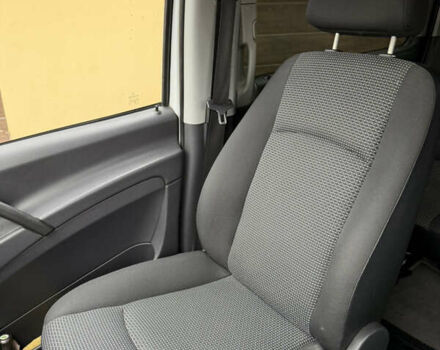 Белый Мерседес Вито, объемом двигателя 2.14 л и пробегом 390 тыс. км за 15500 $, фото 9 на Automoto.ua