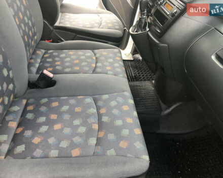 Білий Мерседес Віто, об'ємом двигуна 2.15 л та пробігом 356 тис. км за 12700 $, фото 14 на Automoto.ua