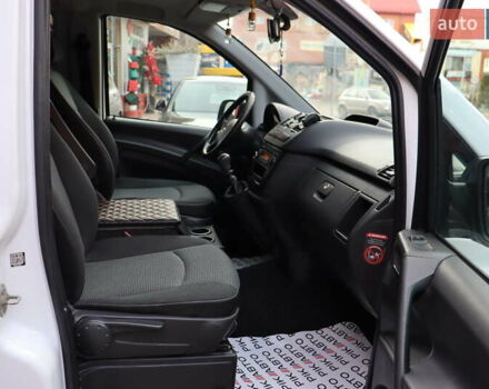 Білий Мерседес Віто, об'ємом двигуна 2.2 л та пробігом 321 тис. км за 17900 $, фото 28 на Automoto.ua