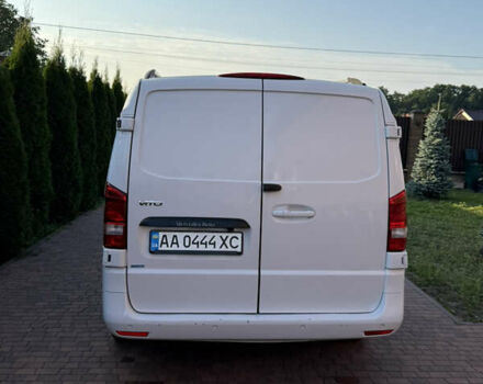 Белый Мерседес Вито, объемом двигателя 2.1 л и пробегом 350 тыс. км за 17777 $, фото 11 на Automoto.ua