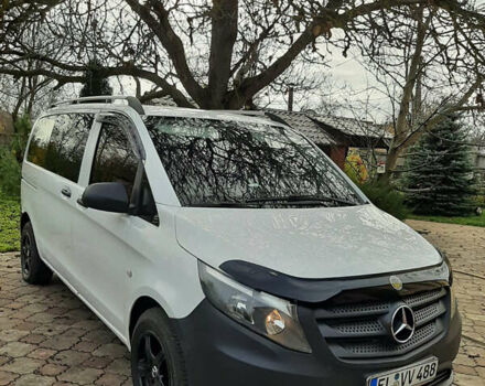 Белый Мерседес Вито, объемом двигателя 1.6 л и пробегом 247 тыс. км за 17500 $, фото 2 на Automoto.ua