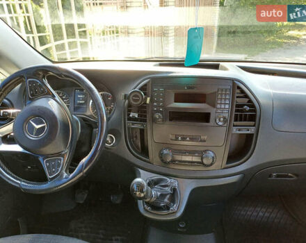 Белый Мерседес Вито, объемом двигателя 2.2 л и пробегом 350 тыс. км за 19000 $, фото 12 на Automoto.ua