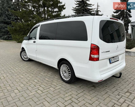 Белый Мерседес Вито, объемом двигателя 2.14 л и пробегом 244 тыс. км за 23000 $, фото 2 на Automoto.ua