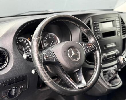 Белый Мерседес Вито, объемом двигателя 1.6 л и пробегом 305 тыс. км за 8800 $, фото 5 на Automoto.ua