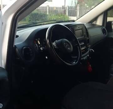 Белый Мерседес Вито, объемом двигателя 2.14 л и пробегом 300 тыс. км за 16500 $, фото 6 на Automoto.ua