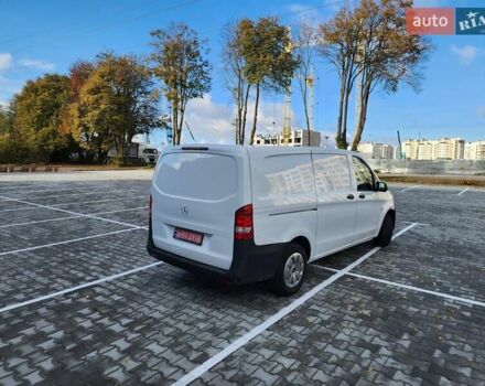 Белый Мерседес Вито, объемом двигателя 2.2 л и пробегом 297 тыс. км за 14300 $, фото 7 на Automoto.ua