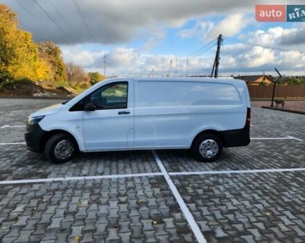 Белый Мерседес Вито, объемом двигателя 2.2 л и пробегом 297 тыс. км за 14300 $, фото 1 на Automoto.ua