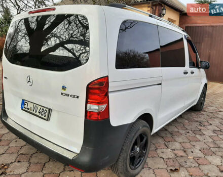 Белый Мерседес Вито, объемом двигателя 1.6 л и пробегом 247 тыс. км за 17500 $, фото 5 на Automoto.ua