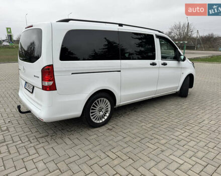 Белый Мерседес Вито, объемом двигателя 2.14 л и пробегом 244 тыс. км за 23000 $, фото 4 на Automoto.ua