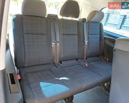 Белый Мерседес Вито, объемом двигателя 2.2 л и пробегом 350 тыс. км за 19000 $, фото 10 на Automoto.ua