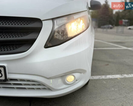 Белый Мерседес Вито, объемом двигателя 1.6 л и пробегом 117 тыс. км за 23500 $, фото 8 на Automoto.ua