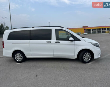 Белый Мерседес Вито, объемом двигателя 2.2 л и пробегом 232 тыс. км за 17800 $, фото 6 на Automoto.ua
