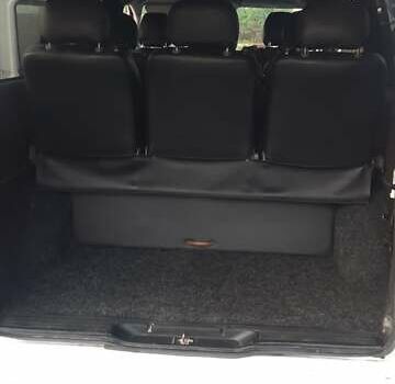 Белый Мерседес Вито, объемом двигателя 2.14 л и пробегом 300 тыс. км за 16500 $, фото 16 на Automoto.ua