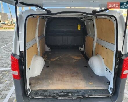 Белый Мерседес Вито, объемом двигателя 2.2 л и пробегом 297 тыс. км за 14300 $, фото 10 на Automoto.ua