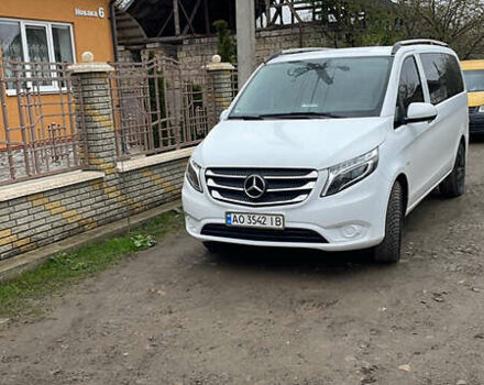 Белый Мерседес Вито, объемом двигателя 2.2 л и пробегом 350 тыс. км за 19000 $, фото 5 на Automoto.ua