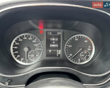 Белый Мерседес Вито, объемом двигателя 2.14 л и пробегом 244 тыс. км за 23000 $, фото 20 на Automoto.ua