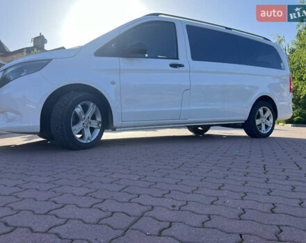 Белый Мерседес Вито, объемом двигателя 1.6 л и пробегом 250 тыс. км за 17000 $, фото 1 на Automoto.ua