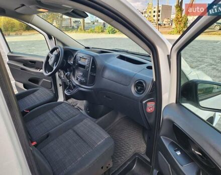 Белый Мерседес Вито, объемом двигателя 2.2 л и пробегом 297 тыс. км за 14300 $, фото 11 на Automoto.ua