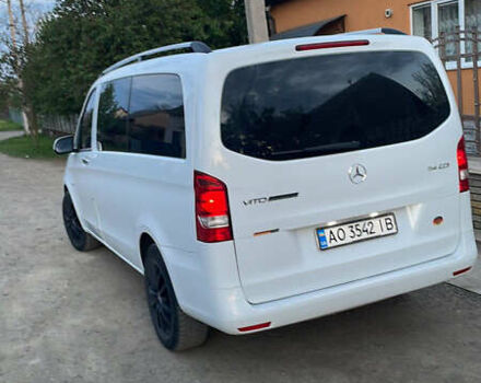 Белый Мерседес Вито, объемом двигателя 2.2 л и пробегом 350 тыс. км за 19000 $, фото 1 на Automoto.ua
