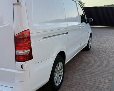 Белый Мерседес Вито, объемом двигателя 2.1 л и пробегом 350 тыс. км за 17777 $, фото 3 на Automoto.ua