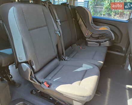 Белый Мерседес Вито, объемом двигателя 2.2 л и пробегом 350 тыс. км за 19000 $, фото 17 на Automoto.ua