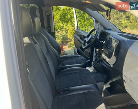 Белый Мерседес Вито, объемом двигателя 1.6 л и пробегом 250 тыс. км за 17000 $, фото 5 на Automoto.ua