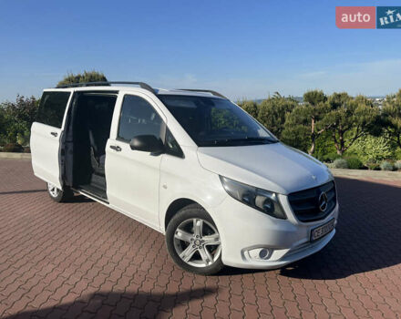 Белый Мерседес Вито, объемом двигателя 1.6 л и пробегом 250 тыс. км за 17000 $, фото 2 на Automoto.ua