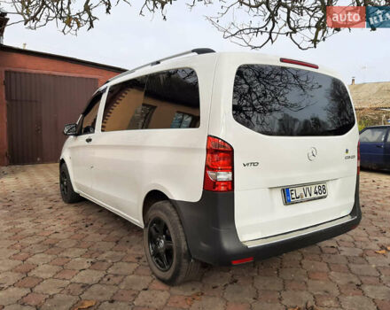 Белый Мерседес Вито, объемом двигателя 1.6 л и пробегом 247 тыс. км за 17500 $, фото 3 на Automoto.ua