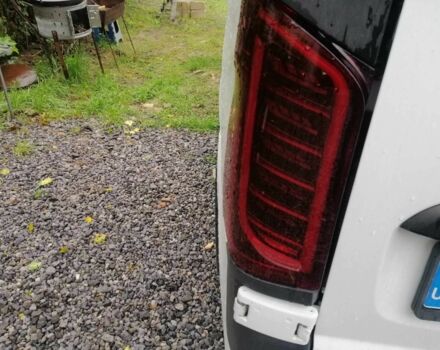 Білий Мерседес Віто, об'ємом двигуна 2 л та пробігом 89 тис. км за 15500 $, фото 19 на Automoto.ua