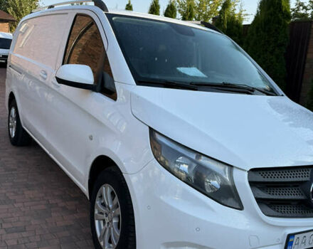 Белый Мерседес Вито, объемом двигателя 2.1 л и пробегом 350 тыс. км за 17777 $, фото 1 на Automoto.ua