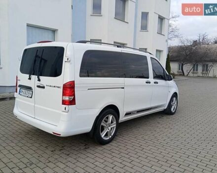 Белый Мерседес Вито, объемом двигателя 2.14 л и пробегом 242 тыс. км за 17900 $, фото 7 на Automoto.ua
